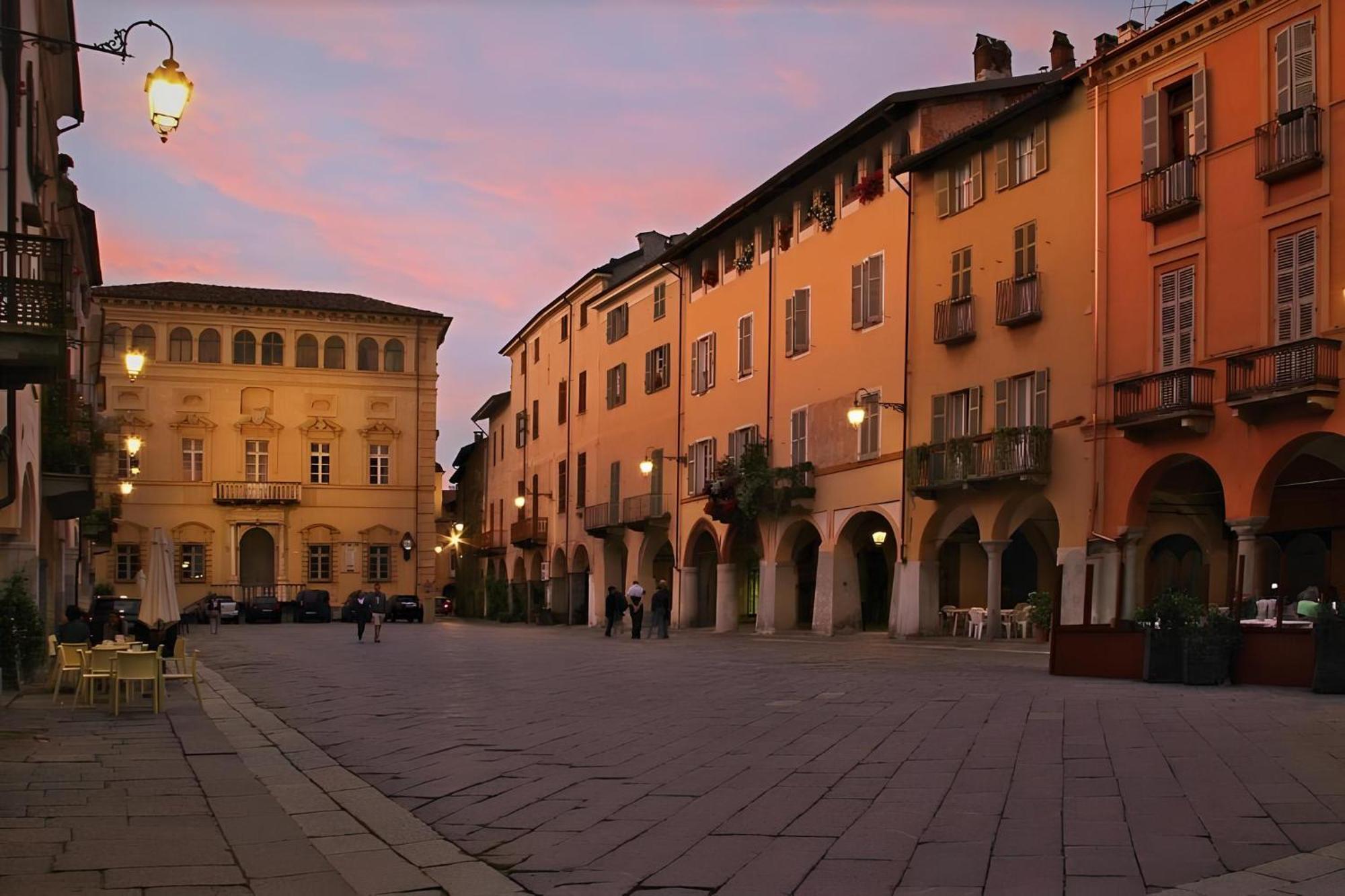 Centro Storico Luminoso Spazio Al Piazzo บีเอลลา ภายนอก รูปภาพ